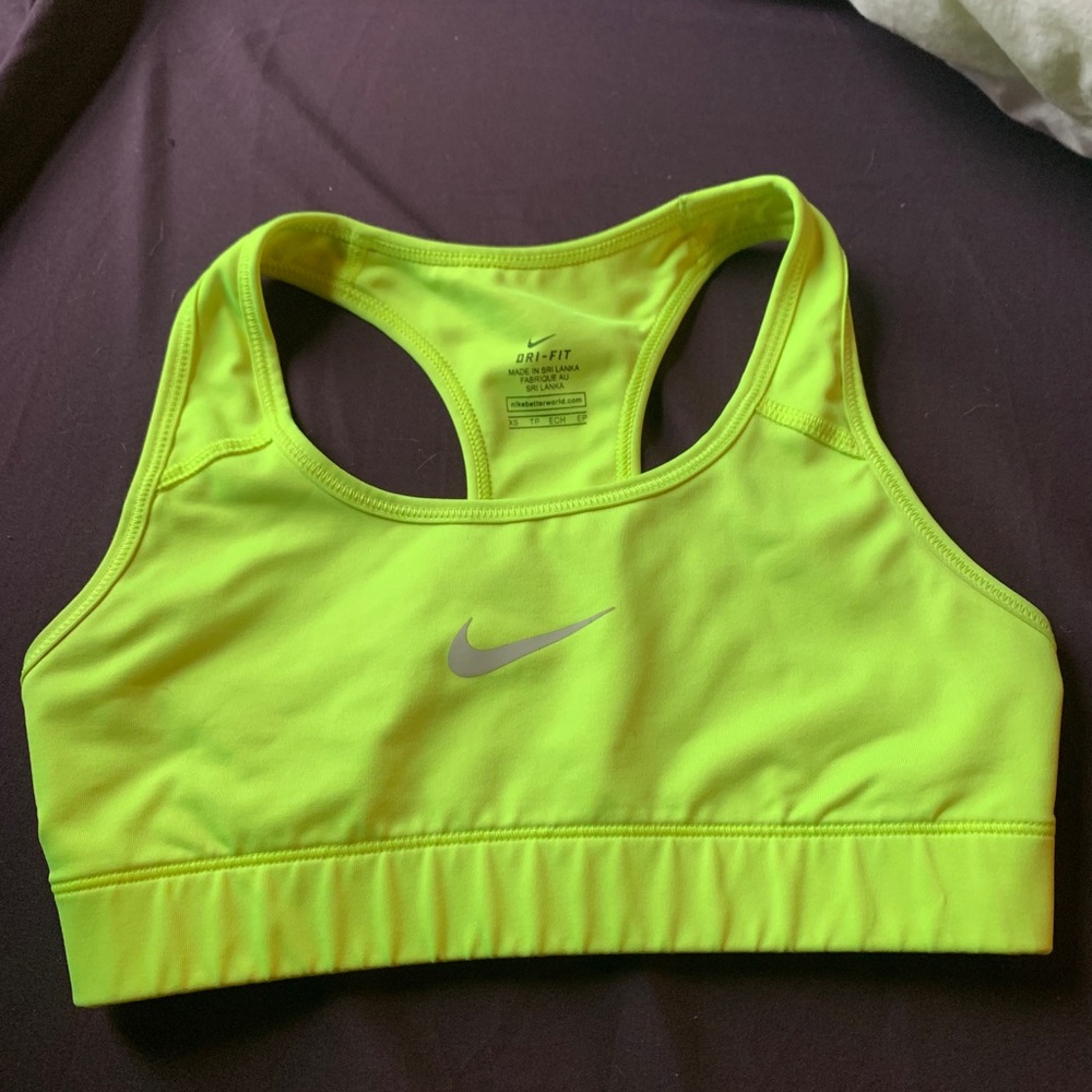 Nike Dri Fit sports bra 🌟